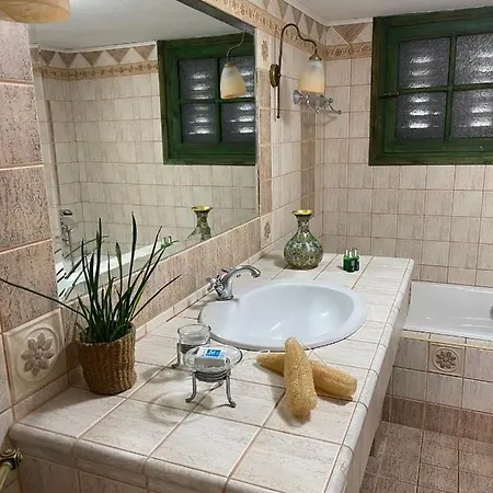 Ocean Village Apartment *